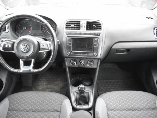 Volkswagen Polo V Рестайлинг с пробегом 2018 года, цена 850 000 рублей, 114621 км, седан, Автокод Объявления