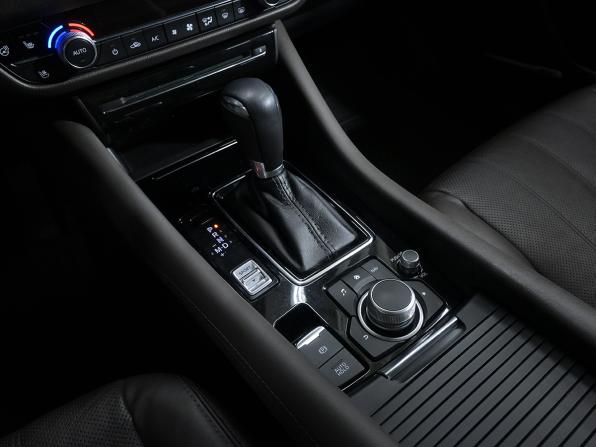 Mazda 6 III (GJ) Рестайлинг 2 с пробегом 2021 года, цена 2 840 000 рублей, 71730 км, седан, Автокод Объявления