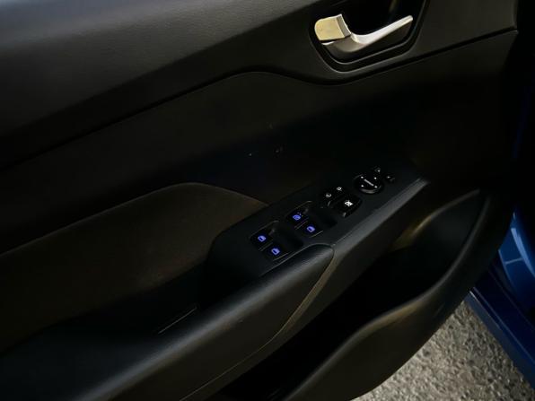 Hyundai Solaris II с пробегом 2017 года, цена 1 179 000 рублей, 176747 км, седан, Автокод Объявления
