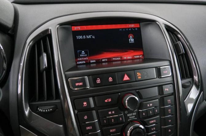Opel Astra J Рестайлинг с пробегом 2014 года, цена 1 049 000 рублей, 87000 км, седан, Автокод Объявления