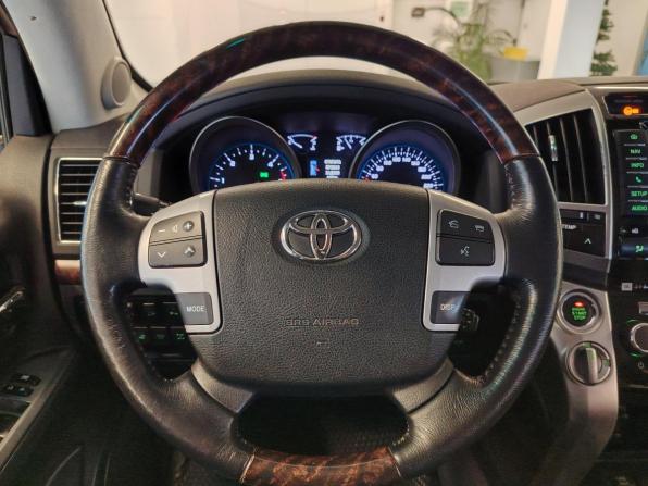 Toyota Land Cruiser 200 Series Рестайлинг 1 с пробегом 2013 года, цена 3 036 000 рублей, 314900 км, внедорожник, Автокод Объявления