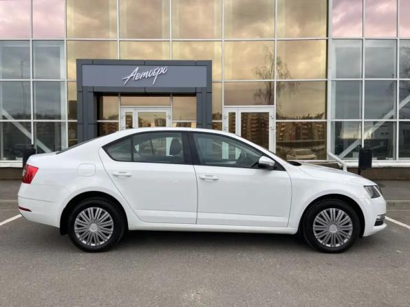 Skoda Octavia III (A7) Рестайлинг с пробегом 2017 года, цена 1 465 000 рублей, 103172 км, лифтбек, Автокод Объявления