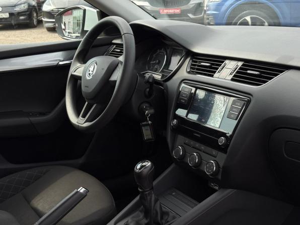 Skoda Octavia III (A7) Рестайлинг с пробегом 2020 года, цена 1 750 000 рублей, 99011 км, лифтбек, Автокод Объявления