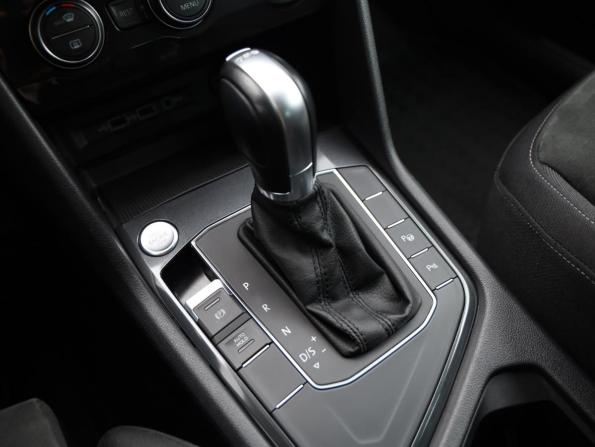Volkswagen Tiguan II с пробегом 2018 года, цена 2 199 777 рублей, 77000 км, внедорожник, Автокод Объявления