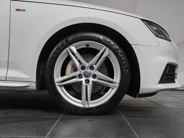 Audi A4 V (B9) с пробегом 2018 года, цена 2 472 000 рублей, 183576 км, седан, Автокод Объявления