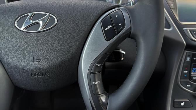 Hyundai Elantra V (MD) Рестайлинг с пробегом 2015 года, цена 1 340 000 рублей, 173292 км, седан, Автокод Объявления