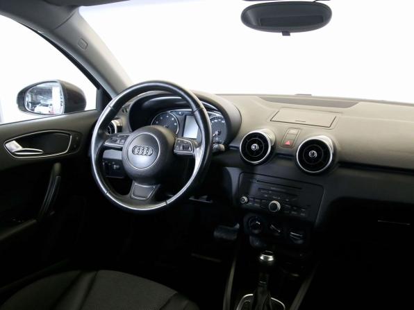 Audi A1 I (8X) с пробегом 2012 года, цена 845 000 рублей, 161386 км, хэтчбек, Автокод Объявления