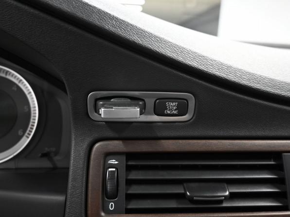 Volvo XC70 II с пробегом 2011 года, цена 1 345 000 рублей, 240463 км, универсал, Автокод Объявления