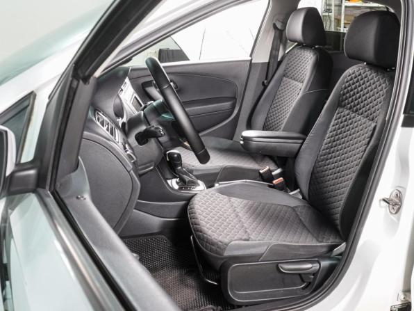Volkswagen Polo V Рестайлинг с пробегом 2018 года, цена 1 349 000 рублей, 168407 км, седан, Автокод Объявления