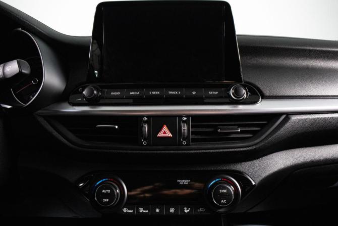 Kia Cerato IV Рестайлинг с пробегом 2021 года, цена 2 589 000 рублей, 34000 км, седан, Автокод Объявления