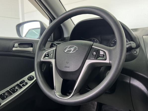 Hyundai Solaris I Рестайлинг с пробегом 2016 года, цена 999 000 рублей, 132200 км, хэтчбек, Автокод Объявления