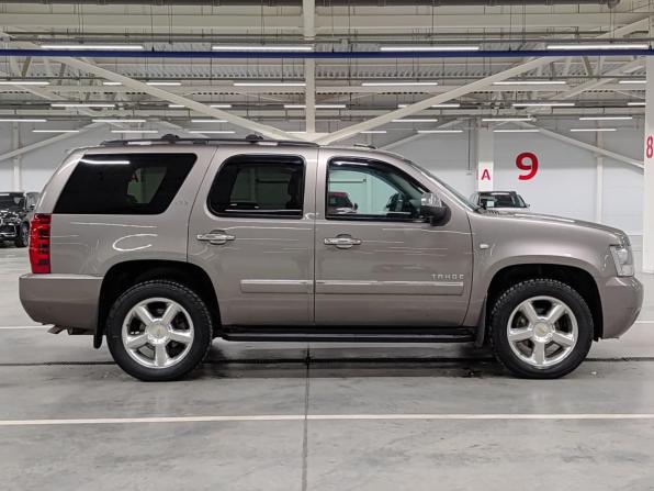 Chevrolet Tahoe III с пробегом 2012 года, цена 2 379 000 рублей, 154571 км, внедорожник, Автокод Объявления