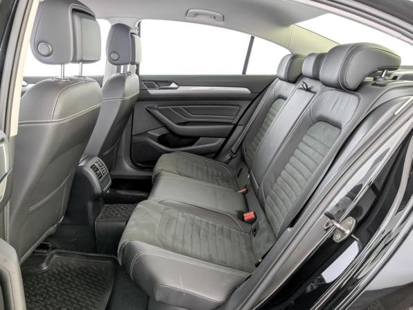 Volkswagen Passat B8 Рестайлинг с пробегом 2021 года, цена 2 599 000 рублей, 90268 км, седан, Автокод Объявления