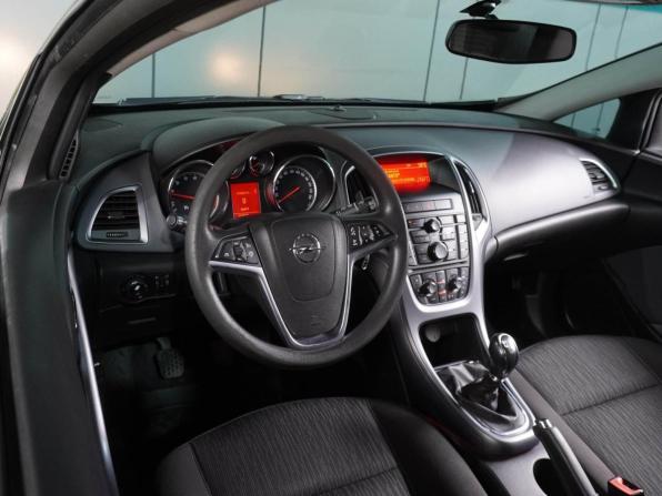 Opel Astra J Рестайлинг с пробегом 2011 года, цена 799 000 рублей, 143566 км, хэтчбек, Автокод Объявления