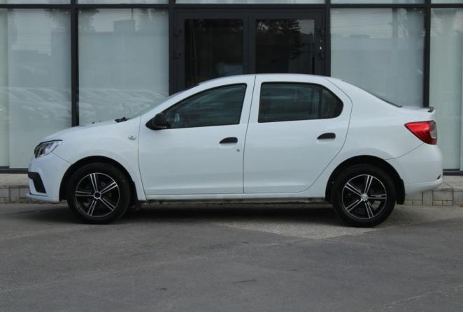 Renault Logan II Рестайлинг с пробегом 2019 года, цена 870 000 рублей, 112465 км, седан, Автокод Объявления