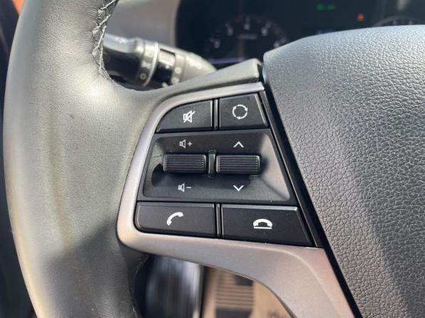 Hyundai Solaris II с пробегом 2019 года, цена 1 328 000 рублей, 51170 км, седан, Автокод Объявления