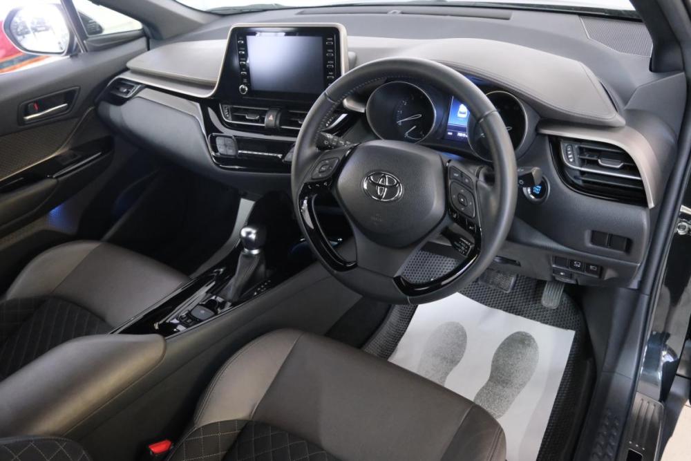 Toyota C-HR I Рестайлинг Омск  - изображение 10
