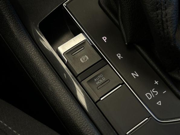 Volkswagen Tiguan II с пробегом 2018 года, цена 1 990 000 рублей, 122814 км, внедорожник, Автокод Объявления