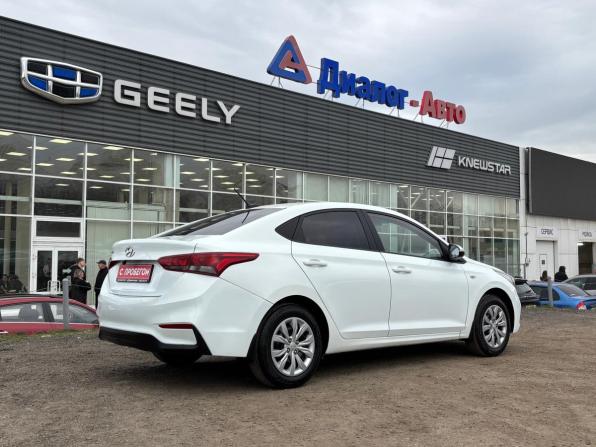 Hyundai Solaris II с пробегом 2017 года, цена 950 000 рублей, 144676 км, седан, Автокод Объявления