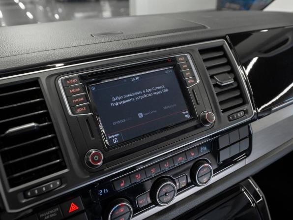 Volkswagen Multivan T6 с пробегом 2019 года, цена 3 925 000 рублей, 123970 км, минивэн, Автокод Объявления