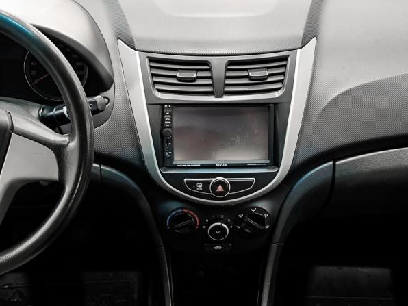 Hyundai Solaris I с пробегом 2014 года, цена 834 000 рублей, 134410 км, седан, Автокод Объявления