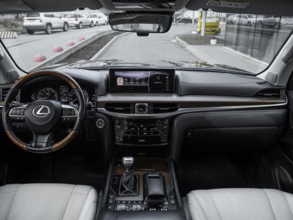 Lexus LX III Рестайлинг 2 с пробегом 2016 года, цена 6 499 000 рублей, 239708 км, внедорожник, Автокод Объявления
