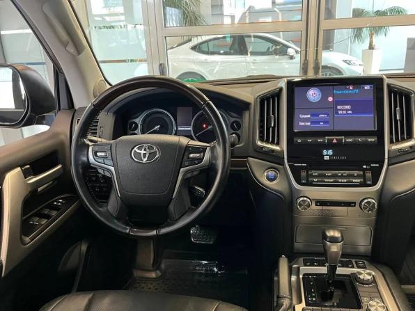 Toyota Land Cruiser 200 Series Рестайлинг 2 с пробегом 2019 года, цена 7 980 000 рублей, 57226 км, внедорожник, Автокод Объявления