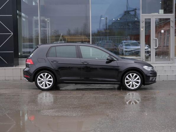 Volkswagen Golf VII Рестайлинг с пробегом 2017 года, цена 1 630 000 рублей, 75042 км, хэтчбек, Автокод Объявления