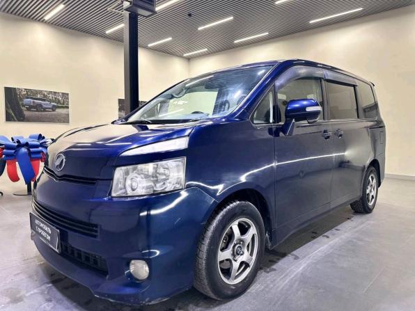 Toyota Voxy II (R70) с пробегом 2009 года, цена 1 099 000 рублей, 292029 км, минивэн, Автокод Объявления
