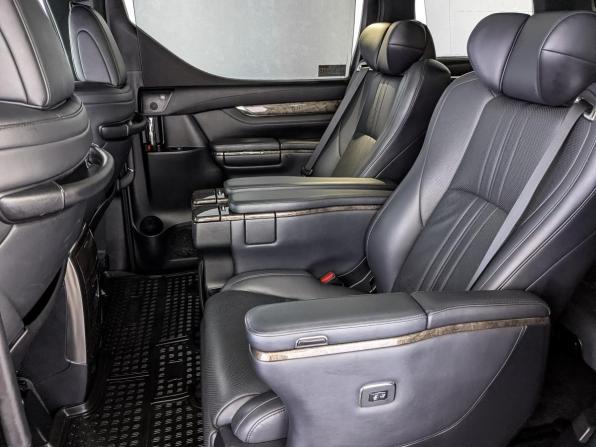 Toyota Alphard III Рестайлинг с пробегом 2018 года, цена 5 300 000 рублей, 70043 км, минивэн, Автокод Объявления