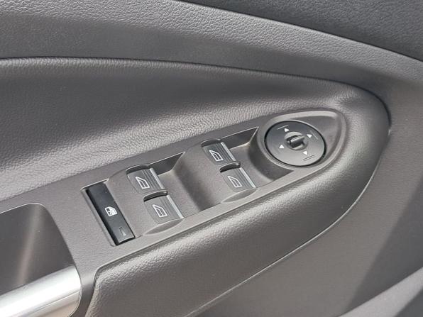 Ford Kuga II Рестайлинг с пробегом 2017 года, цена 1 260 000 рублей, 204670 км, внедорожник, Автокод Объявления