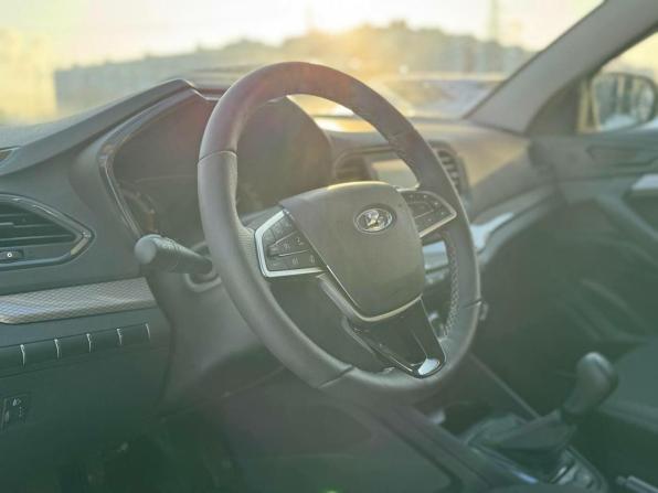 Lada (ВАЗ) Vesta I Рестайлинг (NG) с пробегом 2023 года, цена 1 380 000 рублей, 95 км, седан, Автокод Объявления