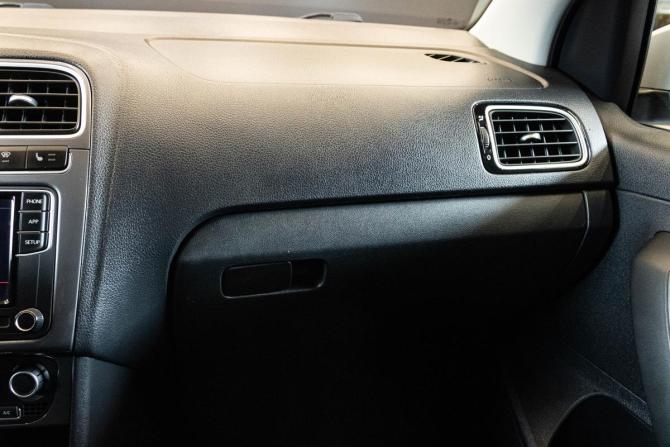 Volkswagen Polo V Рестайлинг с пробегом 2018 года, цена 1 250 000 рублей, 179282 км, седан, Автокод Объявления
