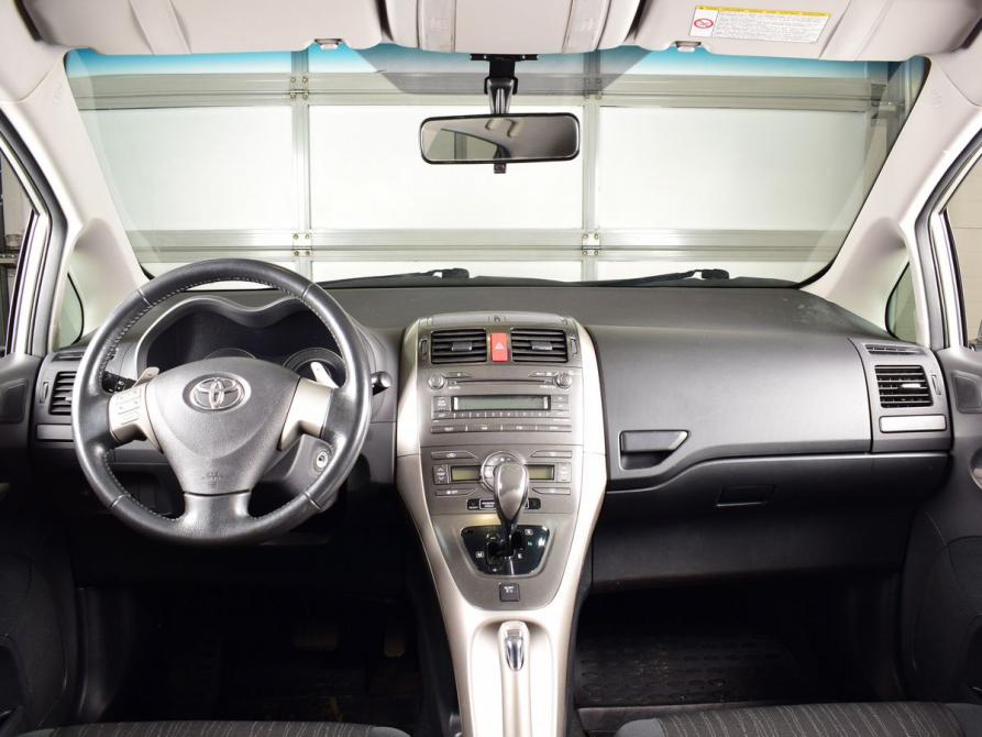 Toyota Auris I Кемерово  - изображение 8