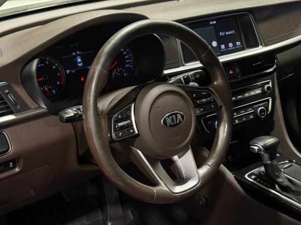 Kia Optima IV Рестайлинг с пробегом 2018 года, цена 1 935 000 рублей, 139749 км, седан, Автокод Объявления