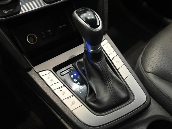 Hyundai Avante VI Рестайлинг с пробегом 2019 года, цена 1 900 000 рублей, 38964 км, седан, Автокод Объявления