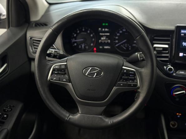 Hyundai Solaris II Рестайлинг с пробегом 2021 года, цена 1 350 000 рублей, 103050 км, седан, Автокод Объявления