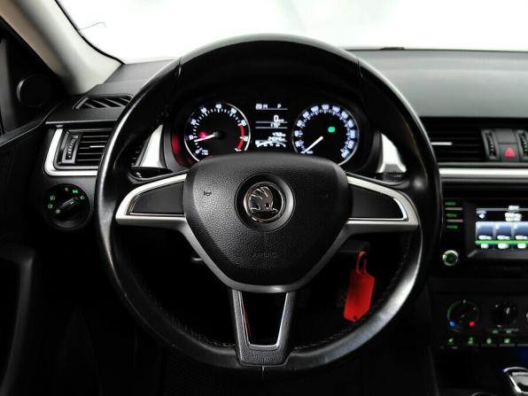 Skoda Rapid I с пробегом 2016 года, цена 799 000 рублей, 240300 км, лифтбек, Автокод Объявления