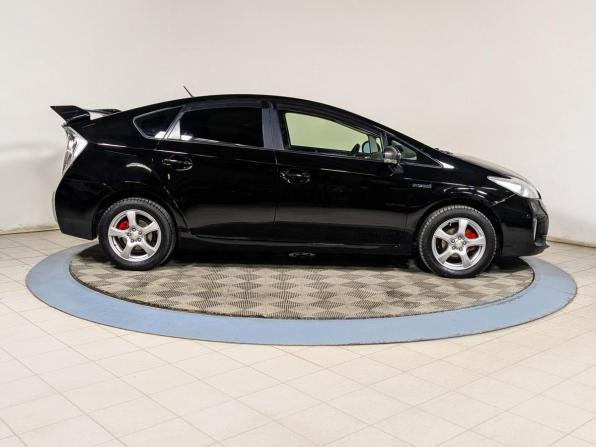 Toyota Prius III Рестайлинг (XW30) с пробегом 2015 года, цена 1 099 500 рублей, 275000 км, лифтбек, Автокод Объявления