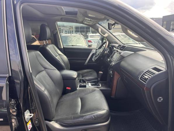 Toyota Land Cruiser Prado 150 Series Рестайлинг 1 с пробегом 2014 года, цена 3 656 000 рублей, 219799 км, внедорожник, Автокод Объявления