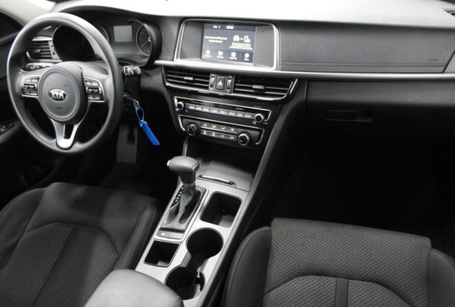 Kia Optima IV Рестайлинг с пробегом 2018 года, цена 1 935 000 рублей, 60391 км, седан, Автокод Объявления
