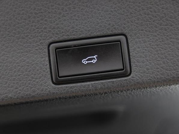 Volkswagen Touareg II Рестайлинг с пробегом 2015 года, цена 3 098 000 рублей, 169678 км, внедорожник, Автокод Объявления