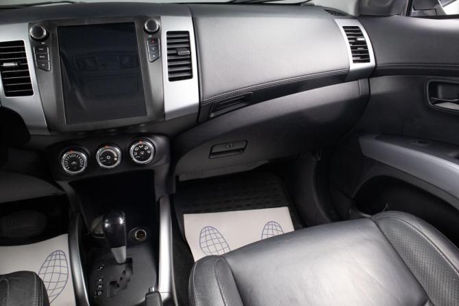 Mitsubishi Outlander II Рестайлинг с пробегом 2010 года, цена 1 519 000 рублей, 191593 км, внедорожник, Автокод Объявления