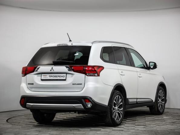 Mitsubishi Outlander III Рестайлинг 2 с пробегом 2015 года, цена 1 849 000 рублей, 142797 км, внедорожник, Автокод Объявления