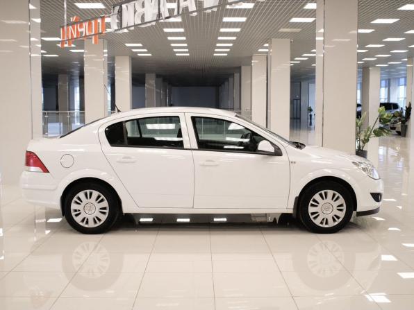 Opel Astra H Рестайлинг с пробегом 2012 года, цена 645 000 рублей, 134120 км, седан, Автокод Объявления