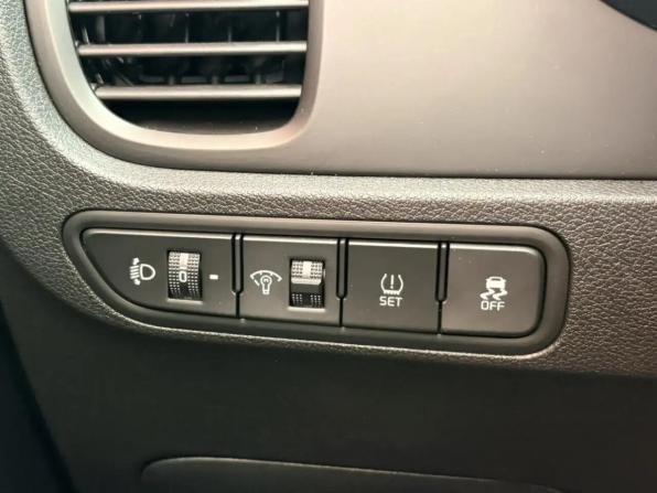 Kia Rio IV с пробегом 2020 года, цена 1 550 000 рублей, 102009 км, хэтчбек, Автокод Объявления