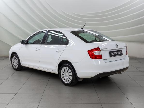 Skoda Rapid I с пробегом 2016 года, цена 998 000 рублей, 120494 км, лифтбек, Автокод Объявления