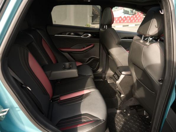 Geely Coolray I Рестайлинг с пробегом 2023 года, цена 2 149 000 рублей, 31251 км, внедорожник, Автокод Объявления