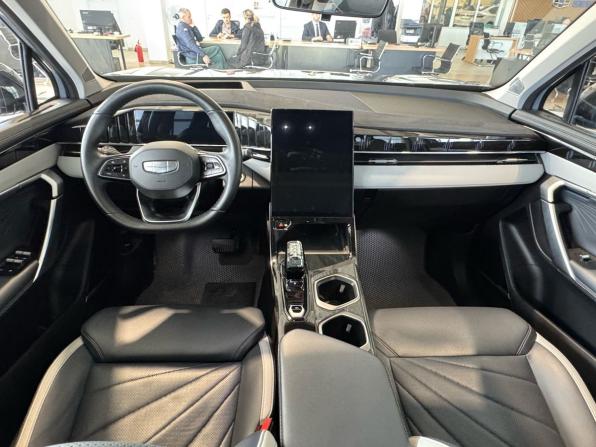 Geely Atlas II с пробегом 2024 года, цена 2 915 900 рублей, 61162 км, внедорожник, Автокод Объявления