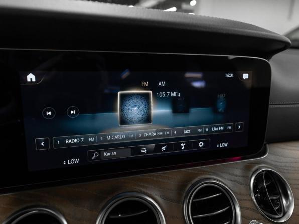 Mercedes-Benz E-Класс V (W213 S213 C238) Рестайлинг с пробегом 2021 года, цена 4 600 000 рублей, 30311 км, седан, Автокод Объявления